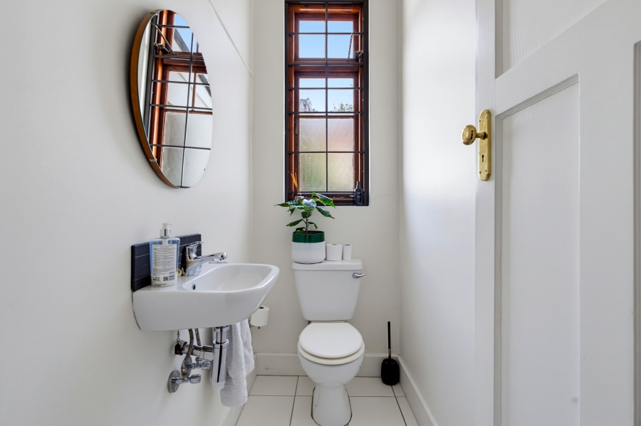 3 Bedroom Property for Sale in Vredehoek Western Cape